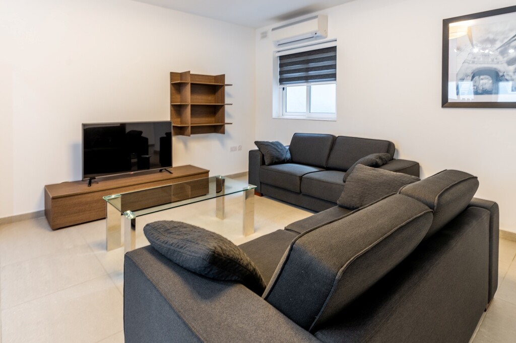 apartment to let christies malta